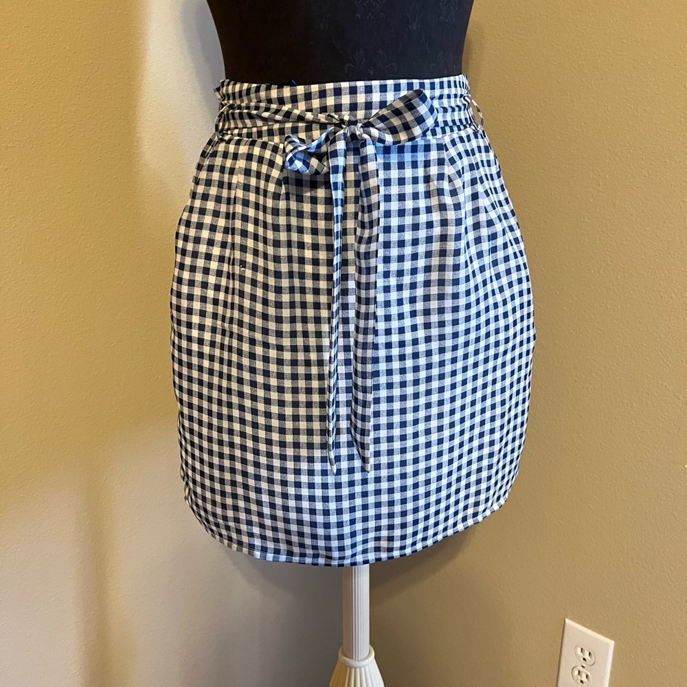 Emmelee Gingham skirt with pockets and tie belt ❤️💚💛